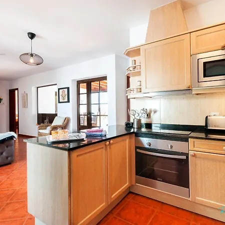 Stunning 2-bed In Playa Blanca Playa Blanca (Lanzarote)