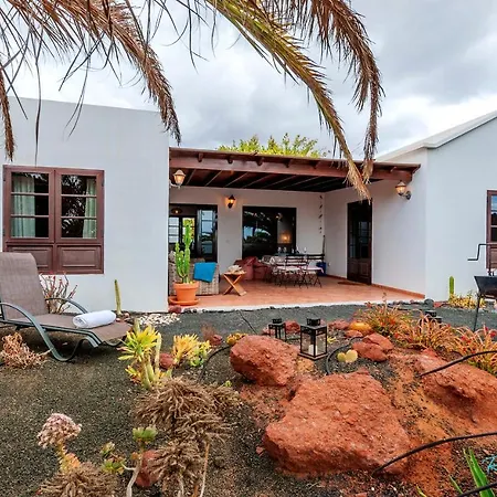 Stunning 2-bed In Playa Blanca 别墅 *