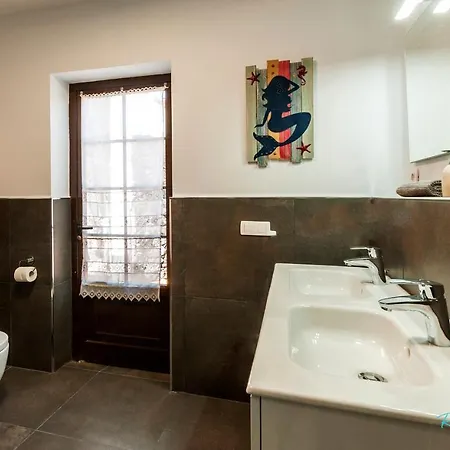 Stunning 2-bed In Playa Blanca Villa *