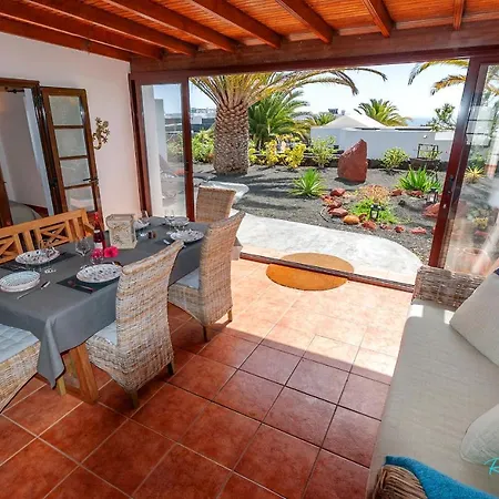 Stunning 2-bed In Playa Blanca * 普拉亚布兰卡